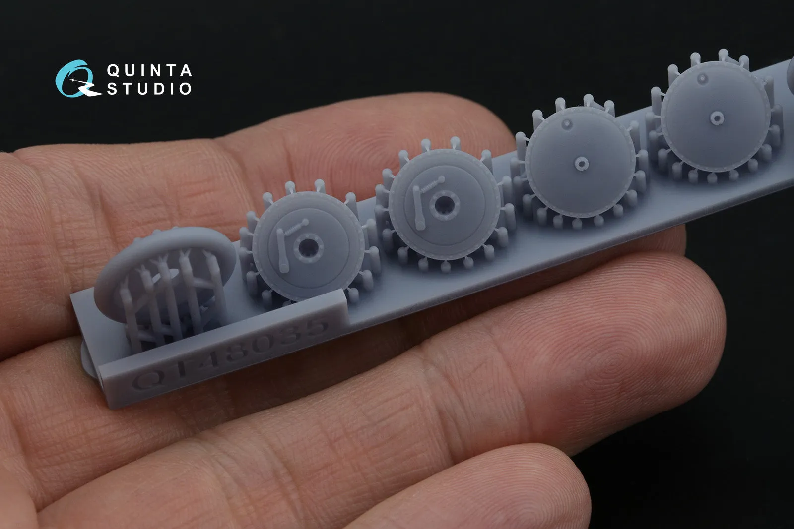 1/48 Quinta Studio I-16 Wheels (early type) with separate hubs and weighted tires (all kits) QT 48035