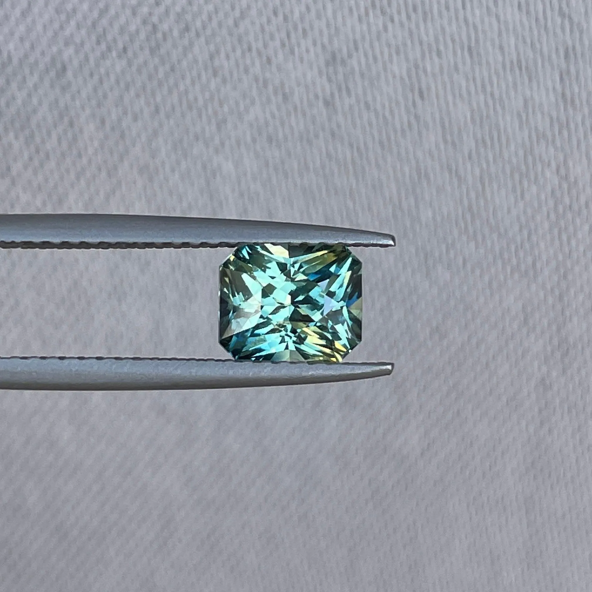 1.75 ct Certified Natural Green Sapphire