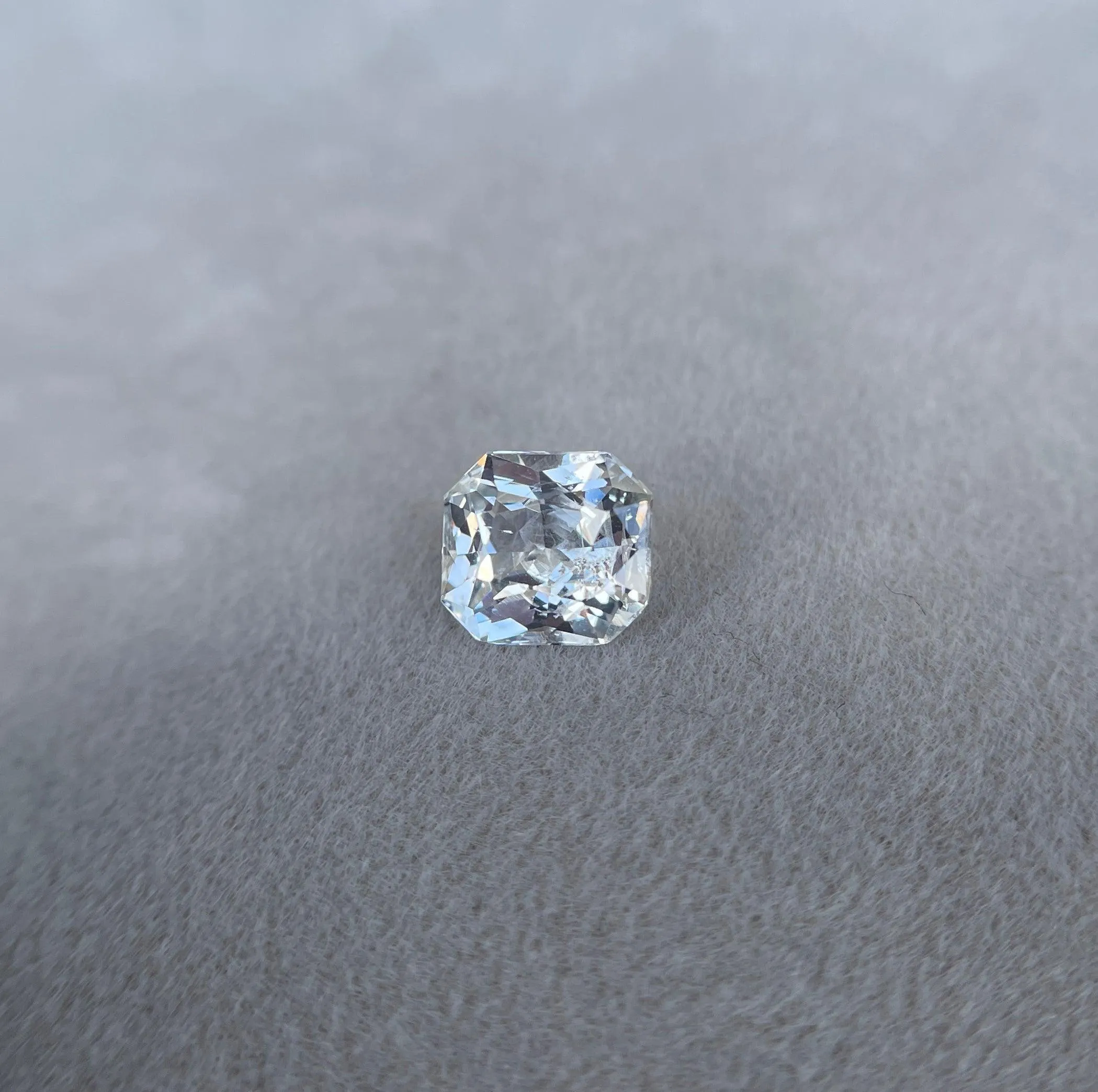 2.35 crt White Sapphire/ / OFF white sapphire/ White theme/ White favourite/ White sapphire ring/ custom ring/ Engagement Ring/ Diamond alt