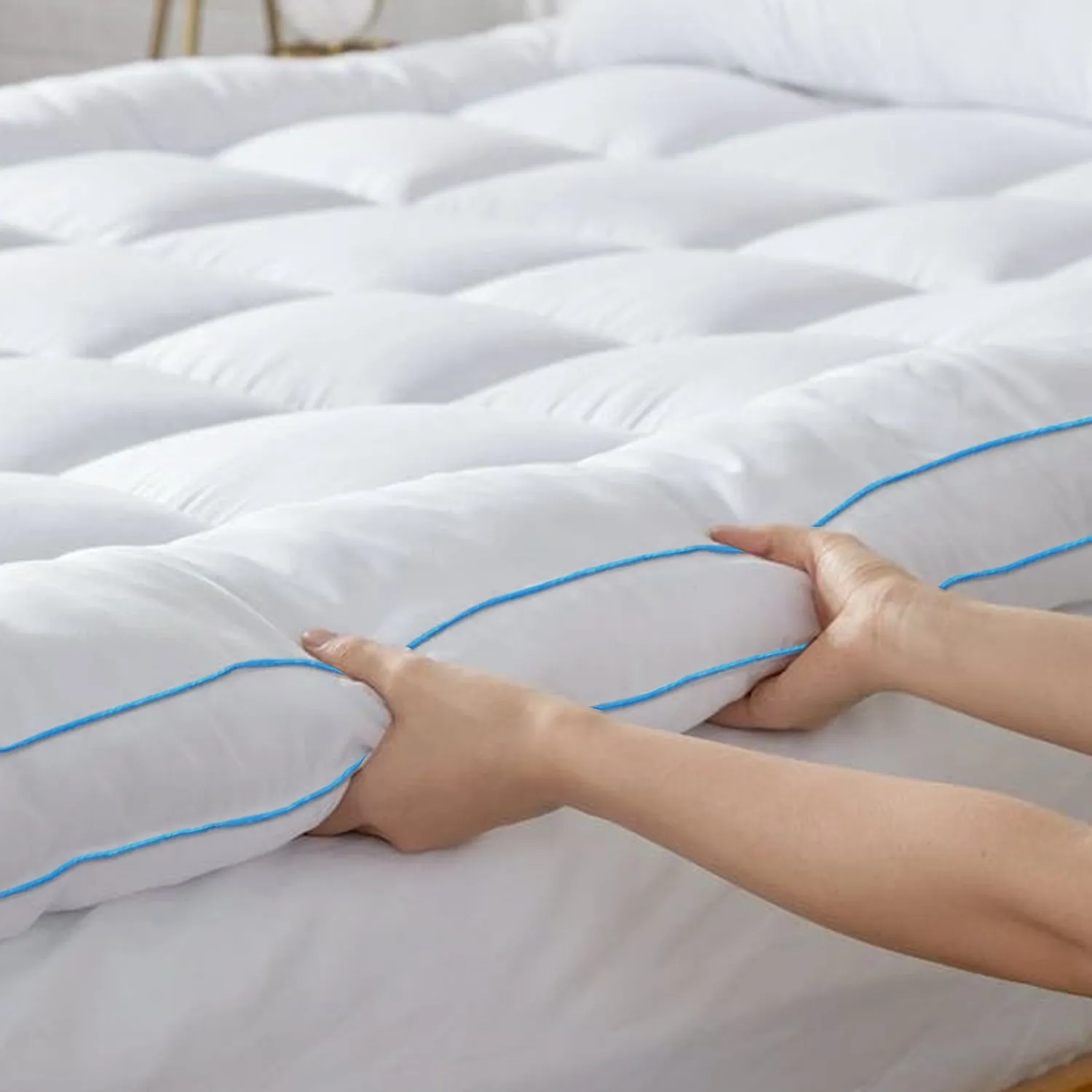 Gel Mattress Topper 8cm Thickness - 90x200cm White with Blue Cord