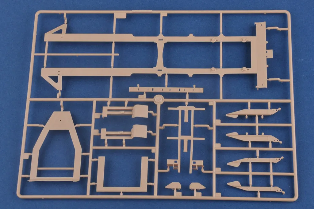 Hobby Boss Military 1/35 M911 C-HET w/m747 Heavy Equipment Semi-Trailer Kit