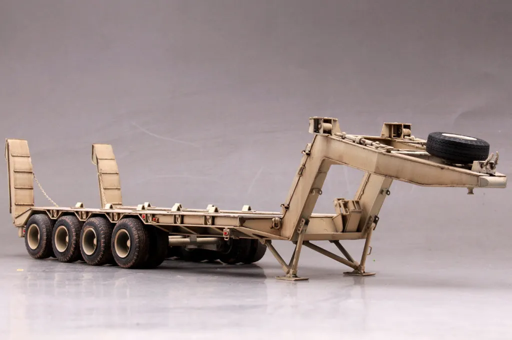 Hobby Boss Military 1/35 M911 C-HET w/m747 Heavy Equipment Semi-Trailer Kit