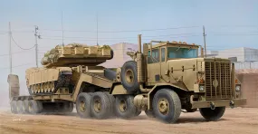 Hobby Boss Military 1/35 M911 C-HET w/m747 Heavy Equipment Semi-Trailer Kit
