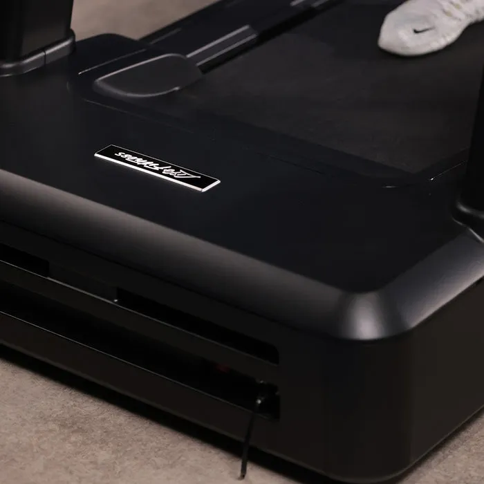 Life Fitness Club Series   Treadmill w/ SL Console - Black