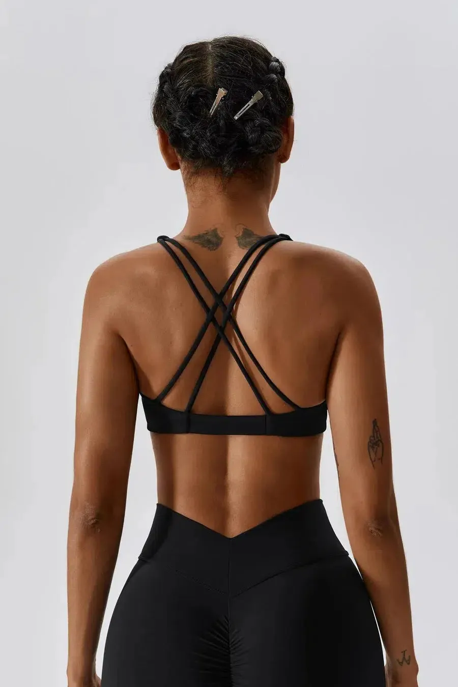Lorelei – Crossback straps – Sculpting sports bra