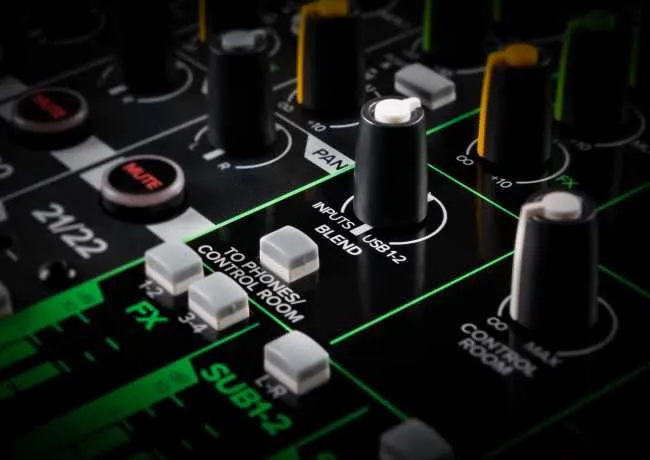 Mackie Pro FX10 v3 Professional Effects Mixer with USB  PROFX10V3