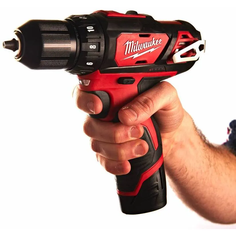 Milwaukee Cordless Drill/ Driver 10mm Keyless Chuck 12v  2Battery M12BDD‐202C