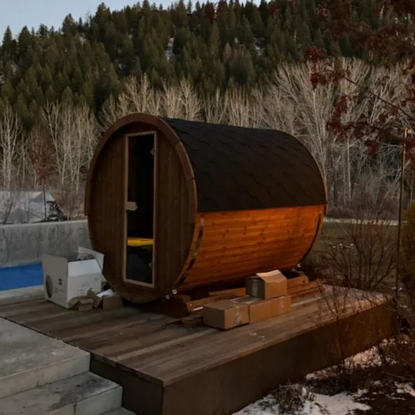 Model E8W 6 Person Barrel Sauna