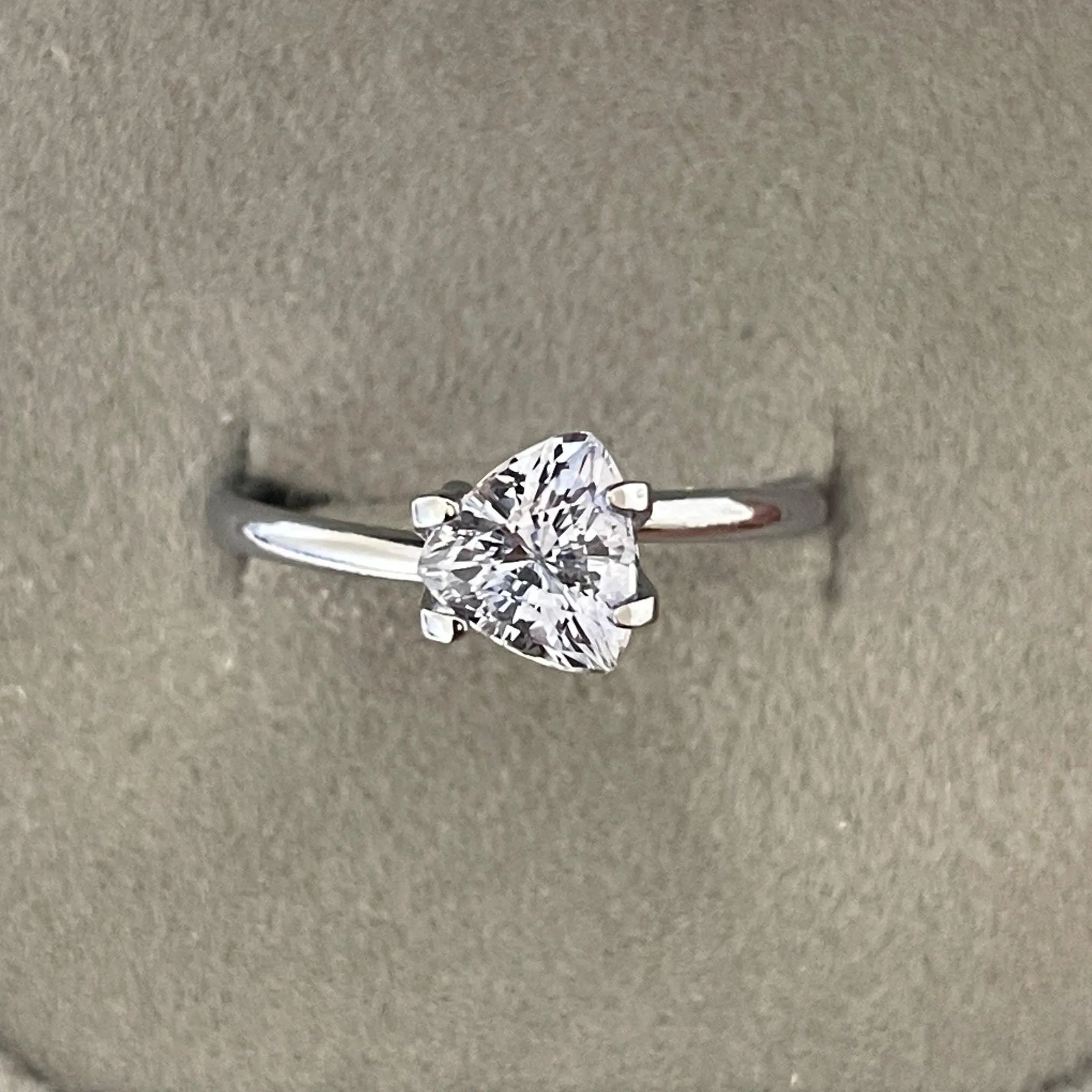Natural Snowy White sapphire 1.48 crt