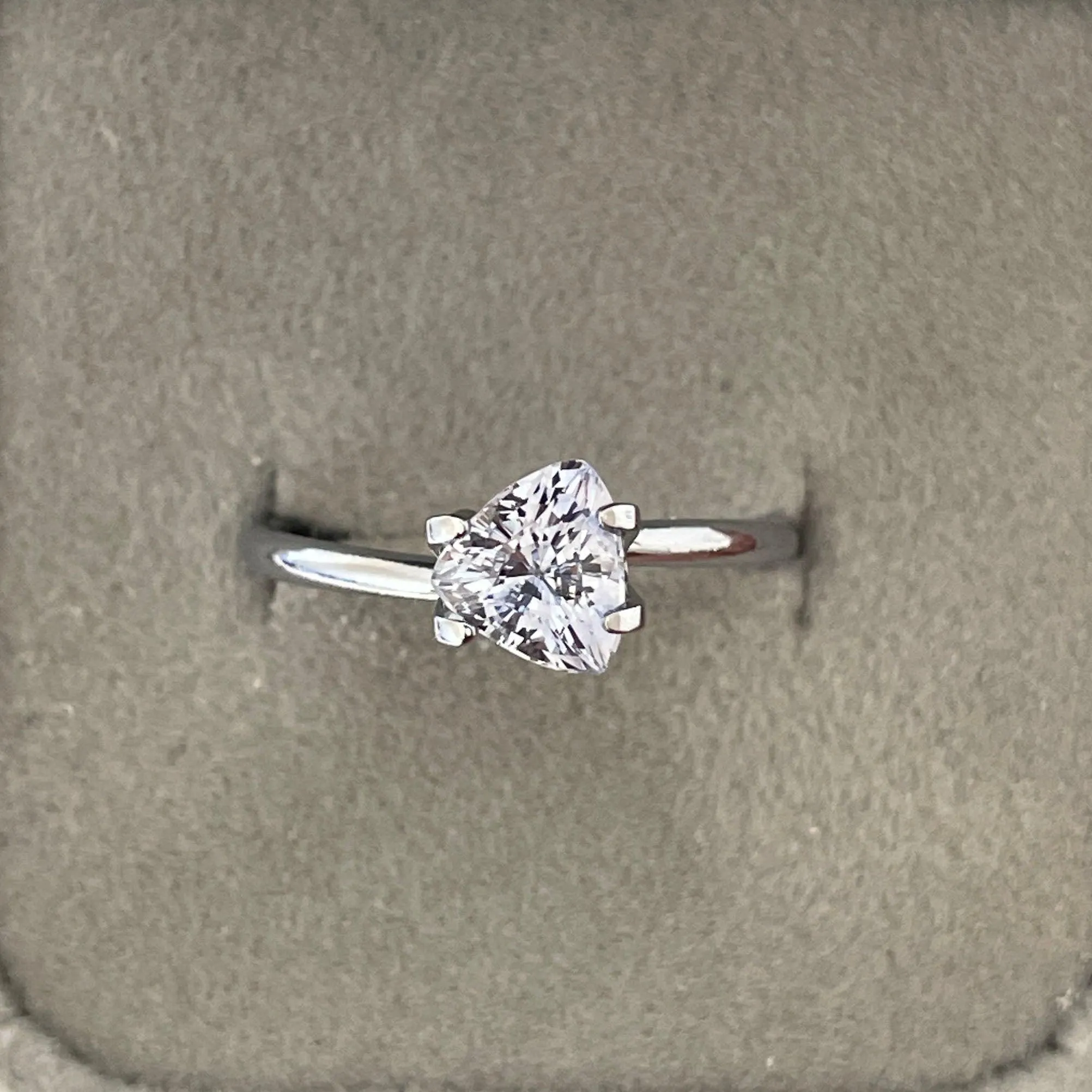 Natural Snowy White sapphire 1.48 crt