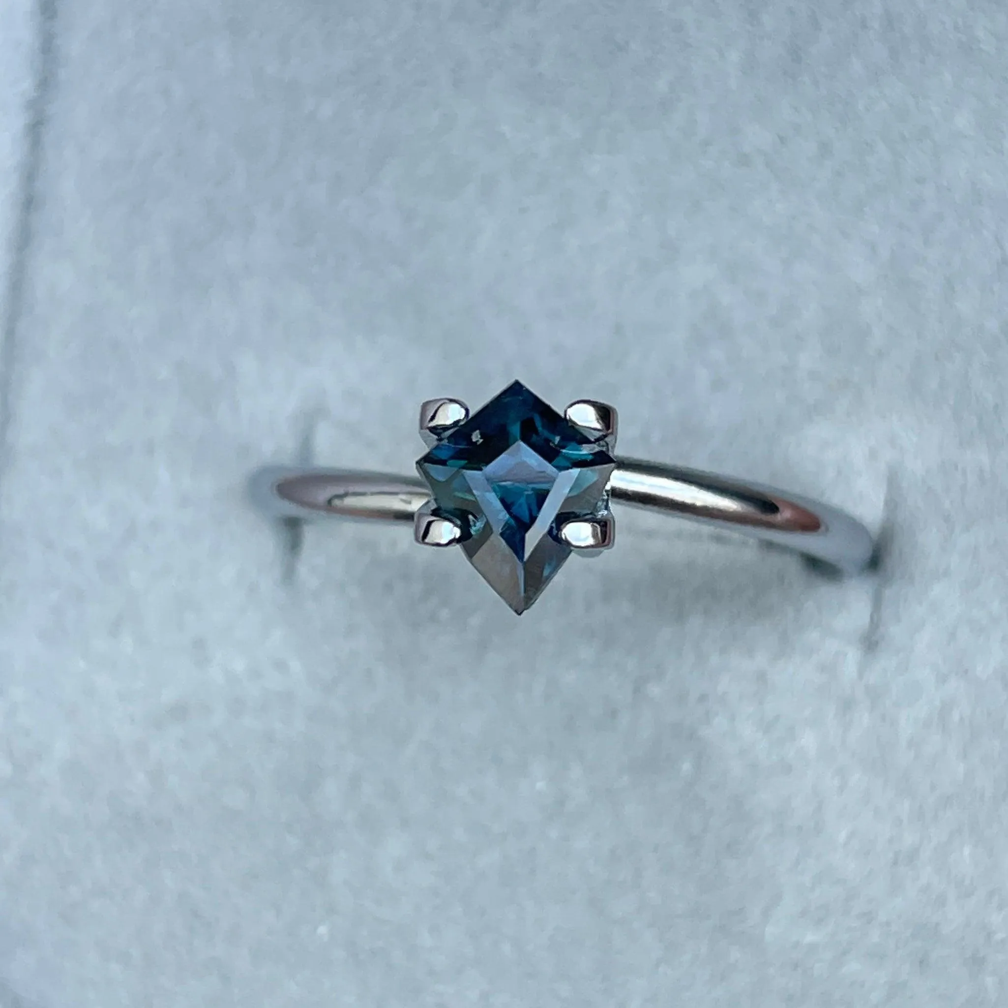 Teal Sapphire 0.82 Ct